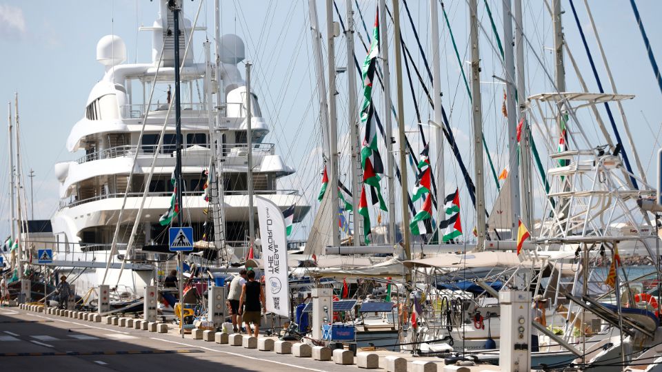 Flotilla con ayuda humanitaria zarpa rumbo a Gaza.