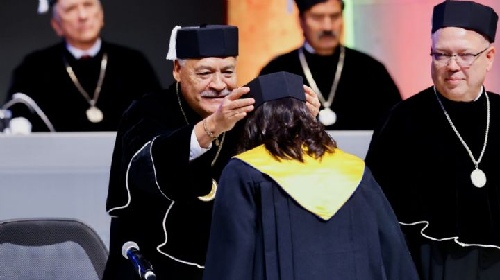Brinda la UANL a 12 catedráticos nombramiento de profesor emérito