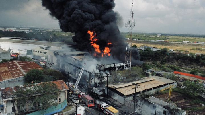 Explosión de fábrica deja al menos 2 lesionados en Parque Industrial de Escobedo