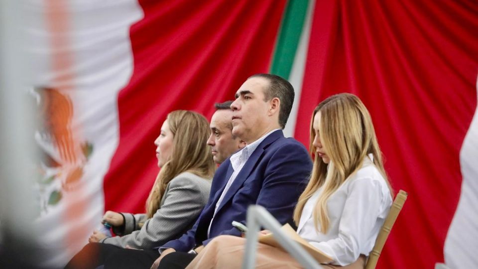 Heriberto Treviño, coordinador de la bancada del PRI, destacó la importancia de actuar con
prudencia y esperar los lineamientos legales y técnicos antes de emitir posturas políticas.