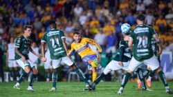 Tigres empata 0-0 con León en el Volcán pese a jugar con 10 hombres