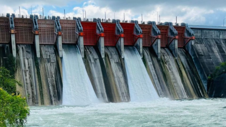 Compuertas de Presa La Boca, ubicada en Santiago, Nuevo León.