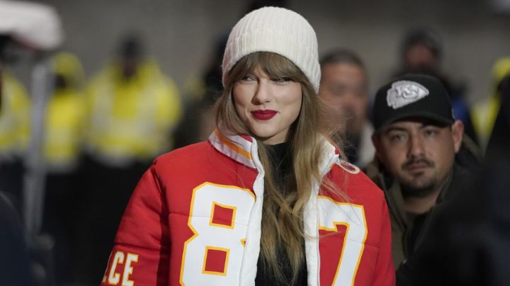 Taylor Swift desata rumores al entrar de incógnita al partido de su prometido Travis Kelce
