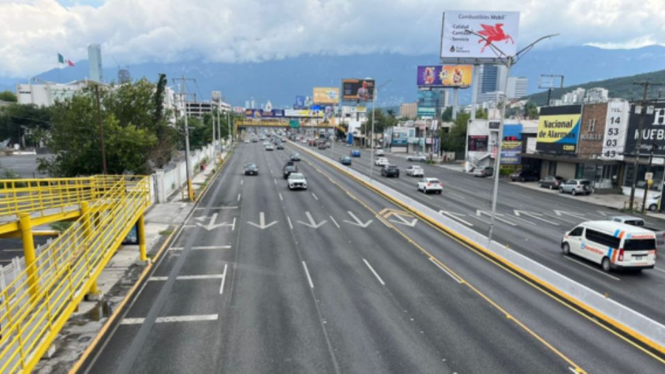 Vialidad sin tráfico.