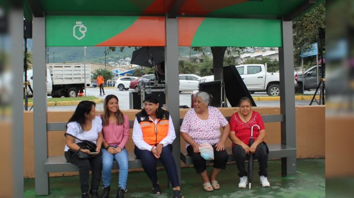 Costarán 200 mil pesos cada uno; avanza instalación de nuevos parabuses en NL