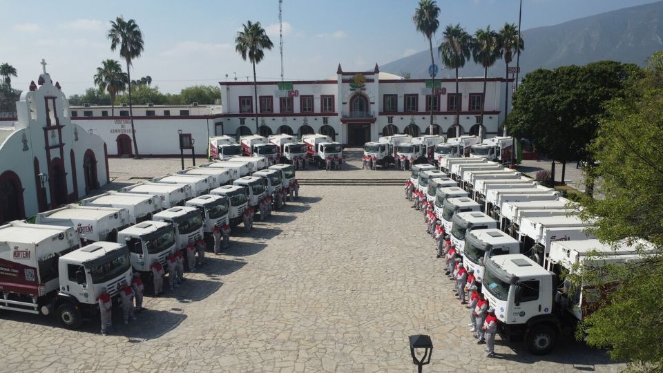 Escobedo y Red Ambiental presentaron la nueva imagen de sus unidades recolectoras, que atienden más de 460 toneladas de residuos al día.