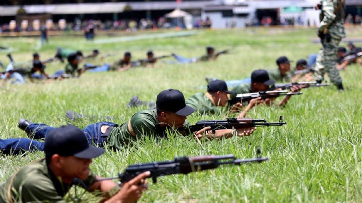 Venezuela mantiene ejercicios militares a su población ante amenaza de EU