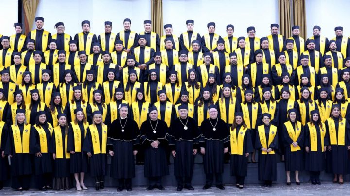 Reconoce UANL esfuerzo y disciplina al entregar 211 títulos de doctorado