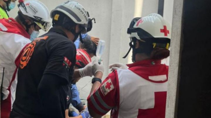 Muere hombre tras recibir descarga eléctrica en Monterrey