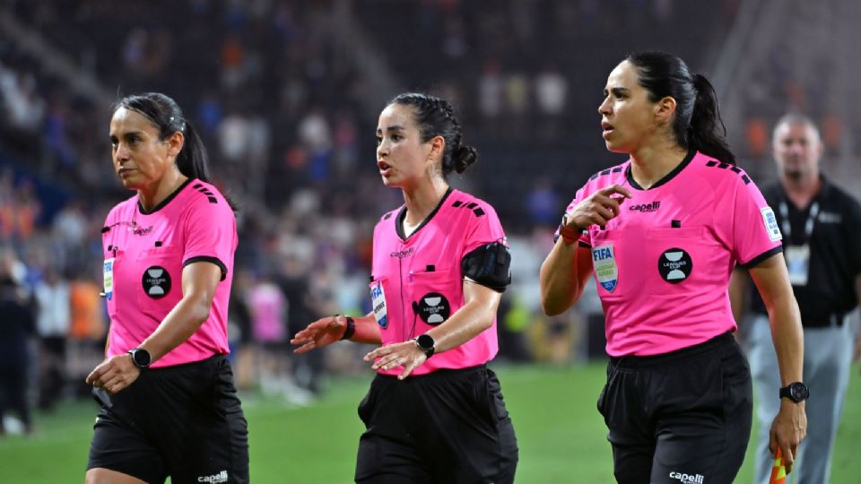 Katia García, Sandra Ramírez y Karen Díaz fueron convocadas por FIFA como parte del equipo arbitral para la justa juvenil.