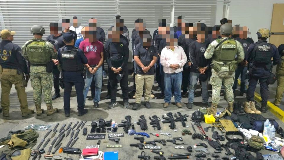 Personas detenidas en campo de adiestramiento en Michoacán | Facebook / Secretaría de Seguridad Pública de Michoacán 
