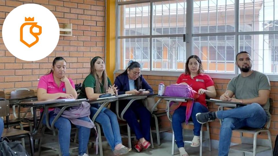 Maestros toman curso | Facebook / Secretaría de Educación de Nuevo León 

