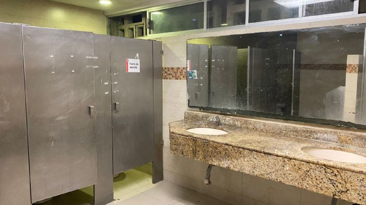 Reportan sanitarios en mal estado dentro del Hospital Universitario