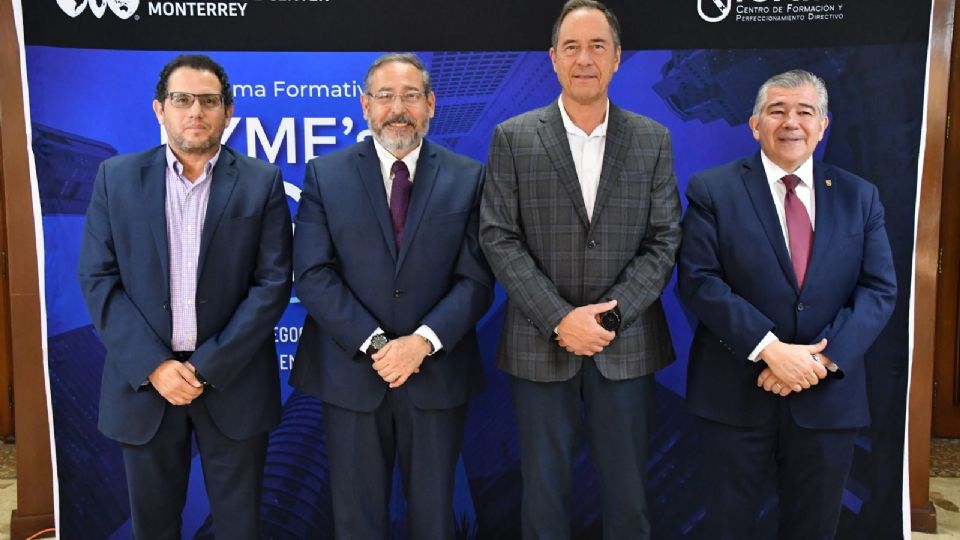 Raymundo Galán, director de Vinculación y Proyectos Estratégicos de la UANL; Humberto Terán, director Comercial y de Marketing en ICAMI Región Norte; Eugenio Reyes, director del World Trade Center Monterrey - UANL y Jesús García, director General en ICAMI Región Norte.