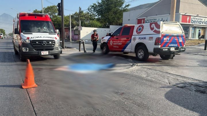 Camión de carga atropella y mata a hombre en Monterrey
