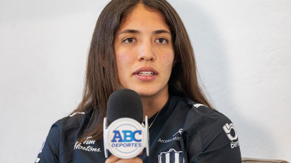 Paola Manrique compartió su emoción, la influencia de Eva Espejo y los consejos de Pamela Tajonar y Gaby Paz rumbo al Clásico Regio Femenil 45.