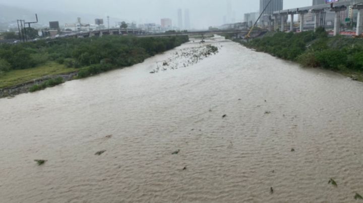 Ante lluvias, río Santa Catarina aumenta en un 30% su capacidad