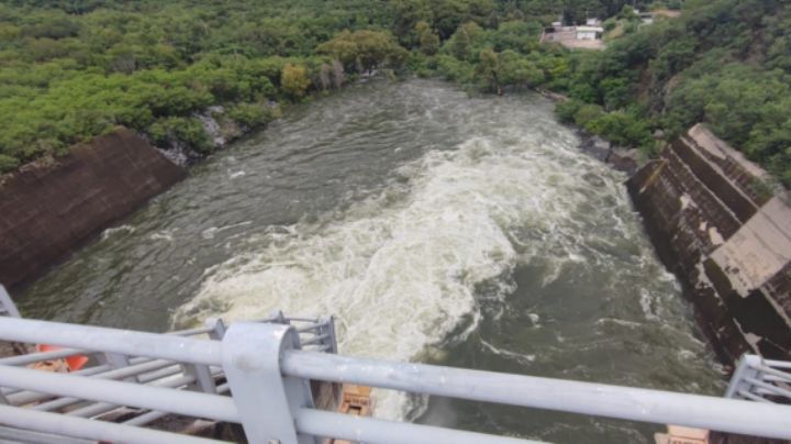 Tras fuertes lluvias, abren compuerta de la presa La Boca