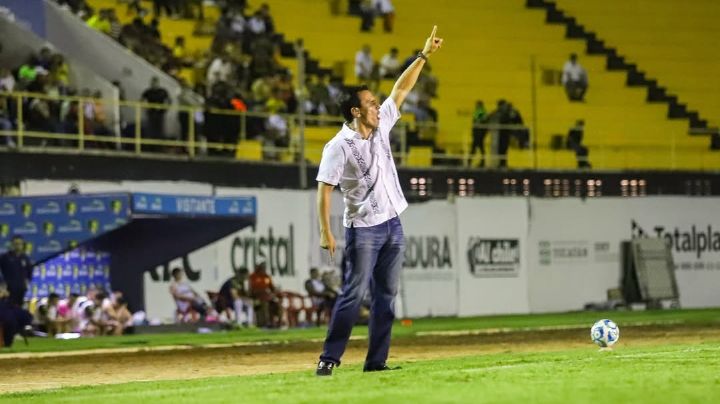 Juan de Dios Ibarra: “Por unas expulsiones me tocó debutar como DT”