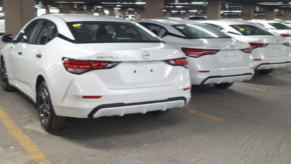 La flotilla de carros se encuentra estacionada y resguardada.