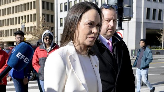 Llega María Corina Machado a la Casa Blanca; tendrá almuerzo con Trump