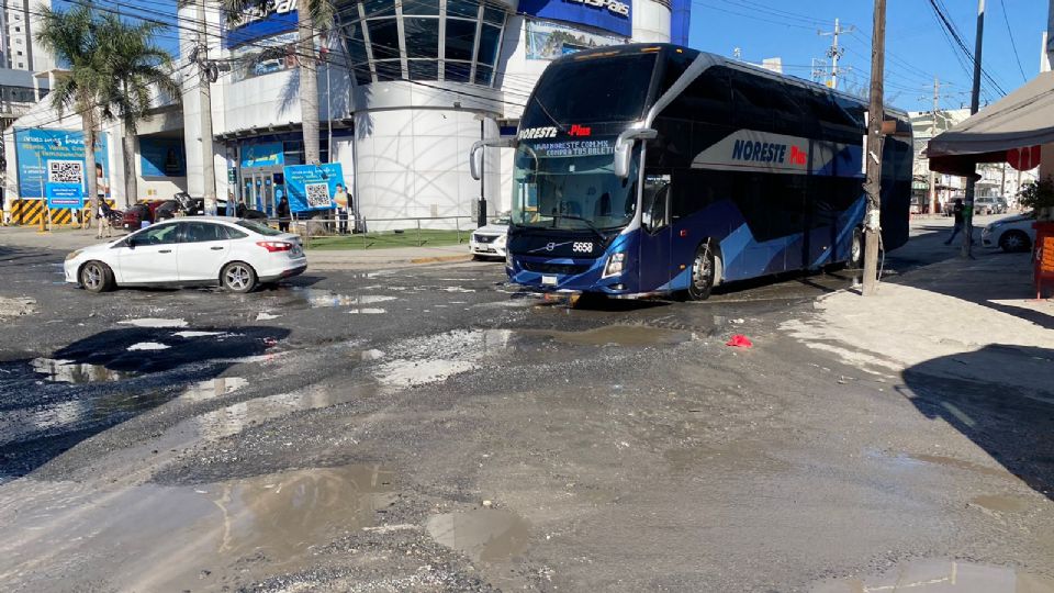 La restricción se implementará en el tramo comprendido entre Miguel Domínguez y la avenida Cristóbal Colón, permitiendo únicamente el paso de los autobuses que ingresan y salen de la central camionera.