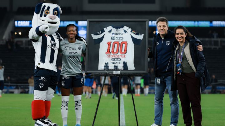 Rayadas reconoce a Jermaine Seoposenwe por alcanzar 100 partidos