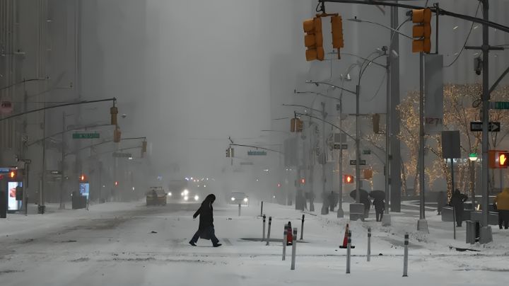 Tormenta invernal provoca apagones y suspende vuelos a EU: VIDEOS