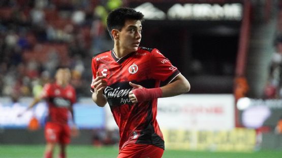 Xolos enfrentaría a Rayados sin Gilberto Mora por lesión