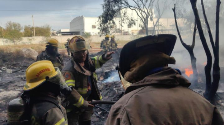 Se incendia bodega que almacenaba plásticos en Escobedo, NL