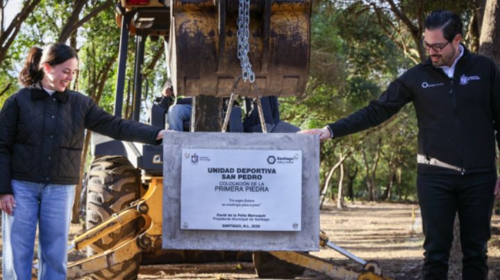 Colocan primera piedra de nueva unidad deportiva en Santiago, NL