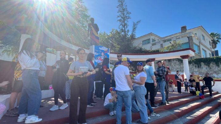 Celebra comunidad venezolana en Monterrey detención de Nicolás Maduro