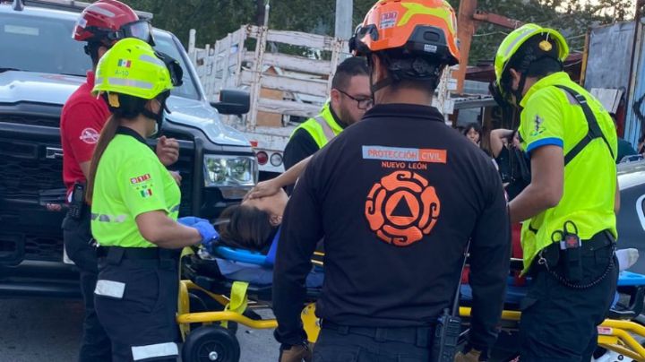 Mujer resulta lesionada tras ser atropellada  en la colonia Altamira en Monterrey