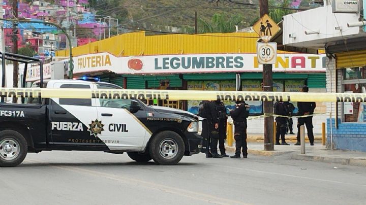 Encuentran a hombre muerto adentro de auto al sur de Monterrey