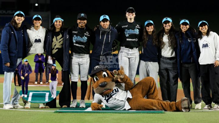 Rayadas: Amandine Miquel y Alice Soto lanzan la primera bola en juego de Sultanes Femenil