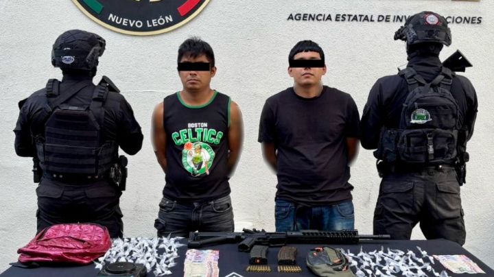 Caen dos hombres con fusil y droga en Pesquería