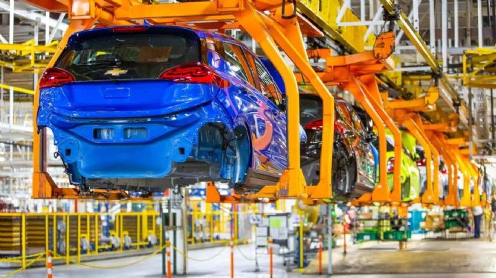 Pese a crisis automotriz, Nuevo León registra aumento en exportación de autos ligeros