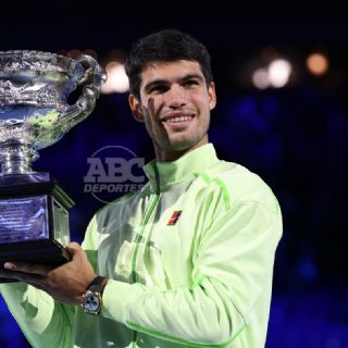 Carlos Alcaraz conquista el Abierto de Australia, tras vencer a Novak Djokovic