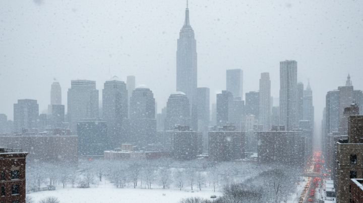 Nueva York suma trece víctimas mortales por tormenta invernal