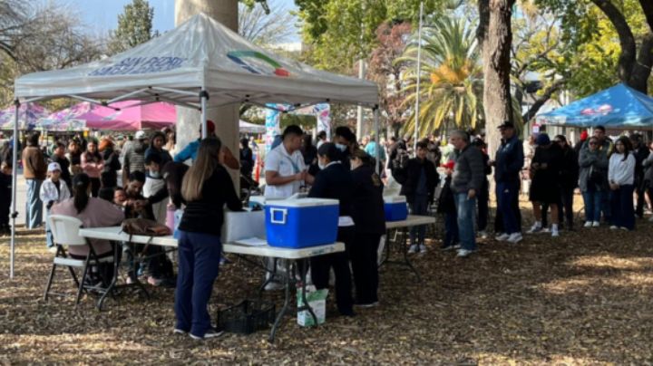 Abarrotan módulo de vacunación contra sarampión en San Pedro