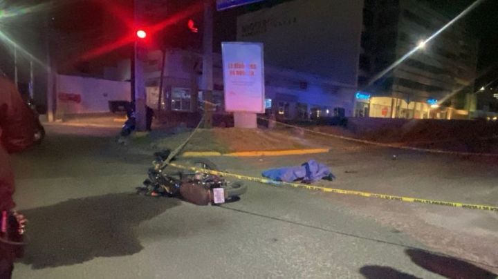 Muere mujer tras salir proyectada de motocicleta en Monterrey