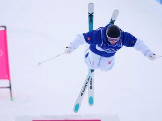 Elis Lundholm, el primer deportista transgénero en participar en los Juegos Olímpicos de Invierno