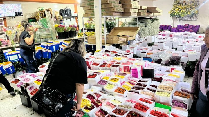 A horas del festejo de San Valentín, comerciantes esperan alza en ventas