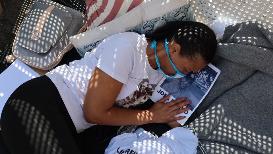 Familiares de presos políticos se unen a huelga de hambre en Caracas para pedir liberación