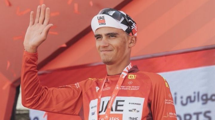 Isaac del Toro arranca la temporada con victoria en la primera etapa de Tour UAE