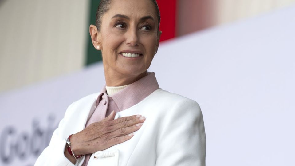 Claudia Sheinbaum mantiene brecha de aprobación de más de 20 puntos frente a gobernadores.