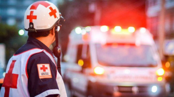 Motociclista atropella a adulto mayor en Monterrey; intenta darse a la fuga