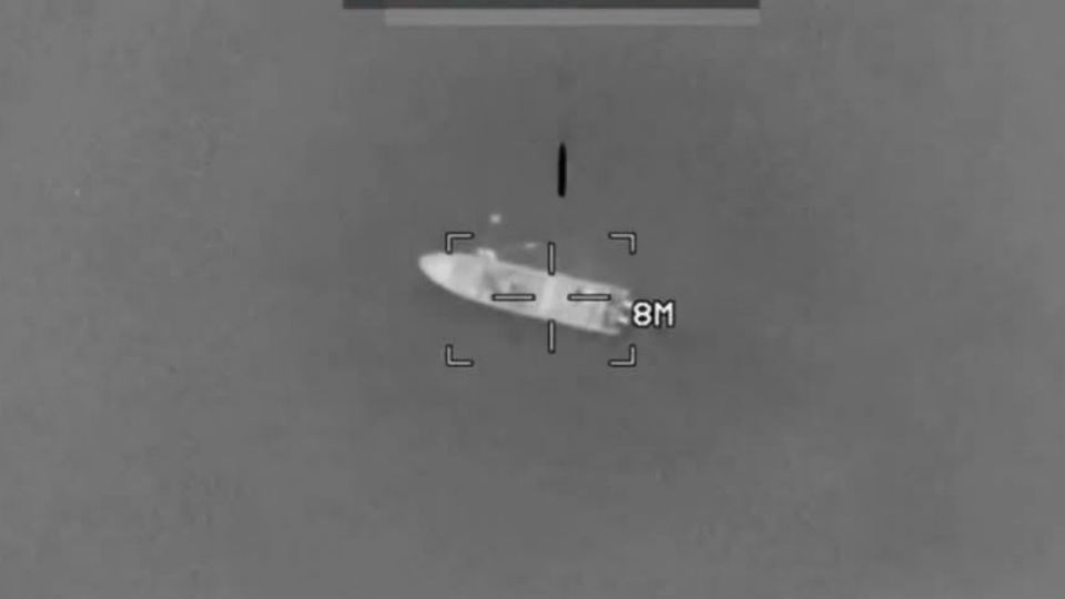 No se ha confirmado la nacionalidad de los ocho tripulantes fallecidos durante el ataque estadounidense.