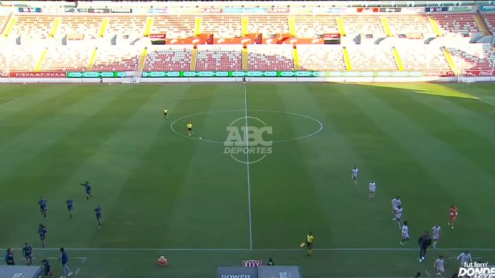 VIDEO | Presuntas detonaciones interrumpen partido Necaxa vs. Querétaro en la Liga MX Femenil