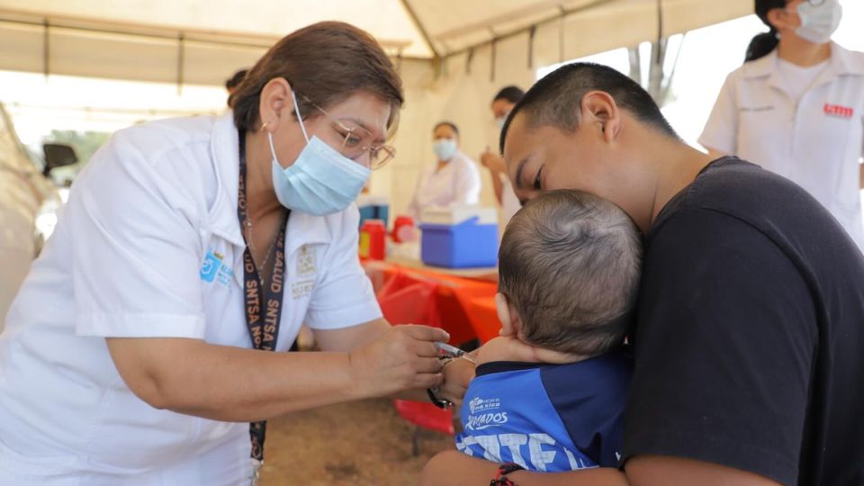 Aplicación de vacuna a menor de edad | Secretaría de Salud de Nuevo León